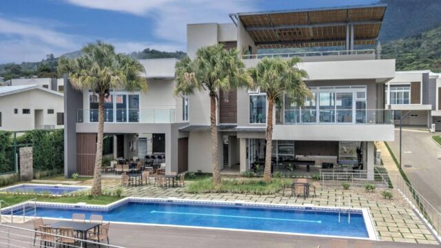 LV Escazu (1)